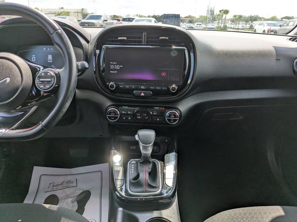 Certified 2023 Kia Soul GT-Line FWD image 17