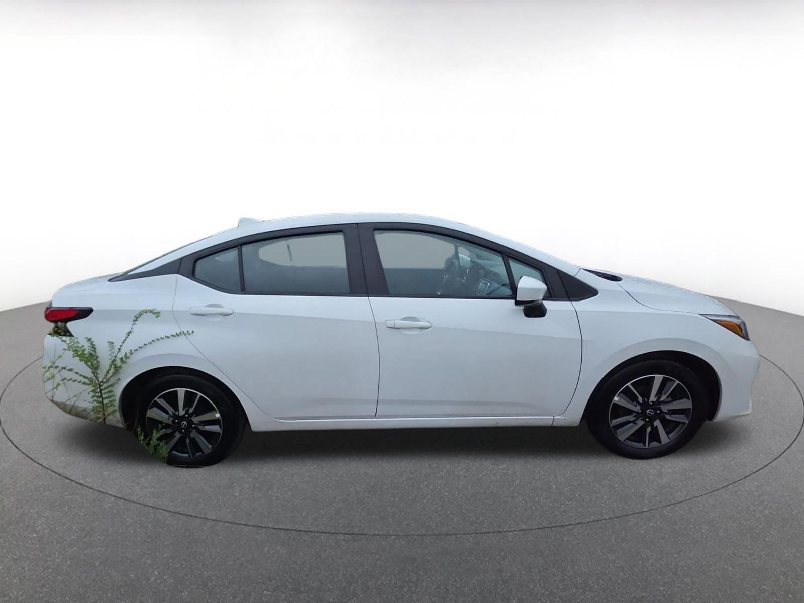 Used 2025 Nissan Versa SV image 6