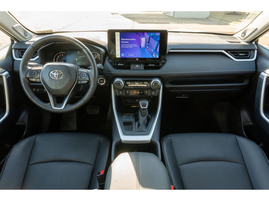 Used 2025 Toyota RAV4 XLE Premium image 18
