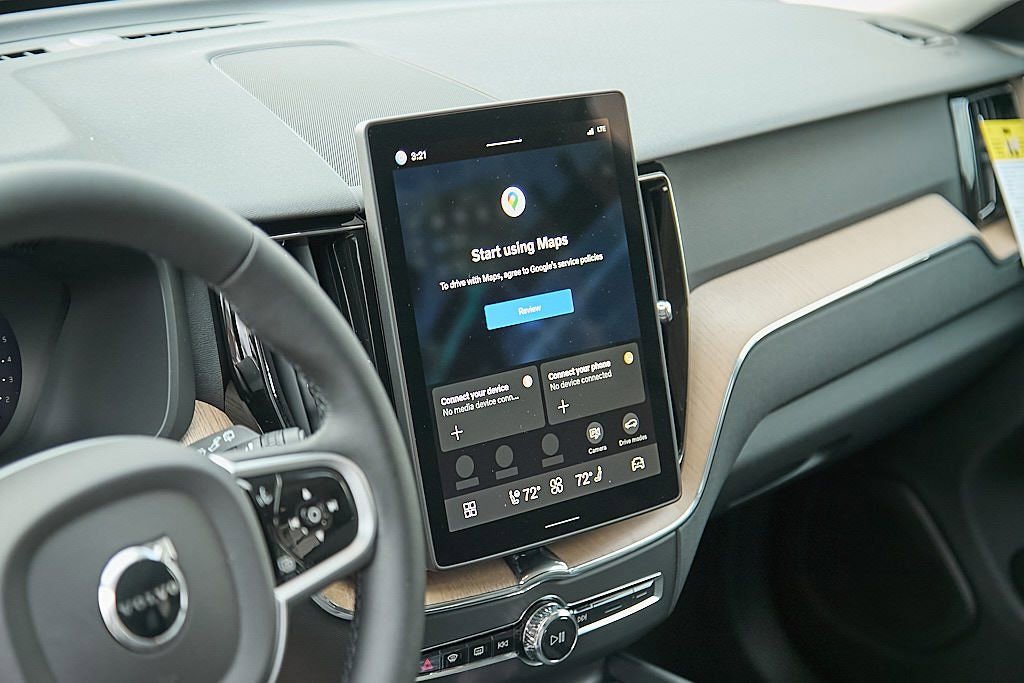New 2026 Volvo XC60 B5 Plus w/ Protection Package Premier image 15