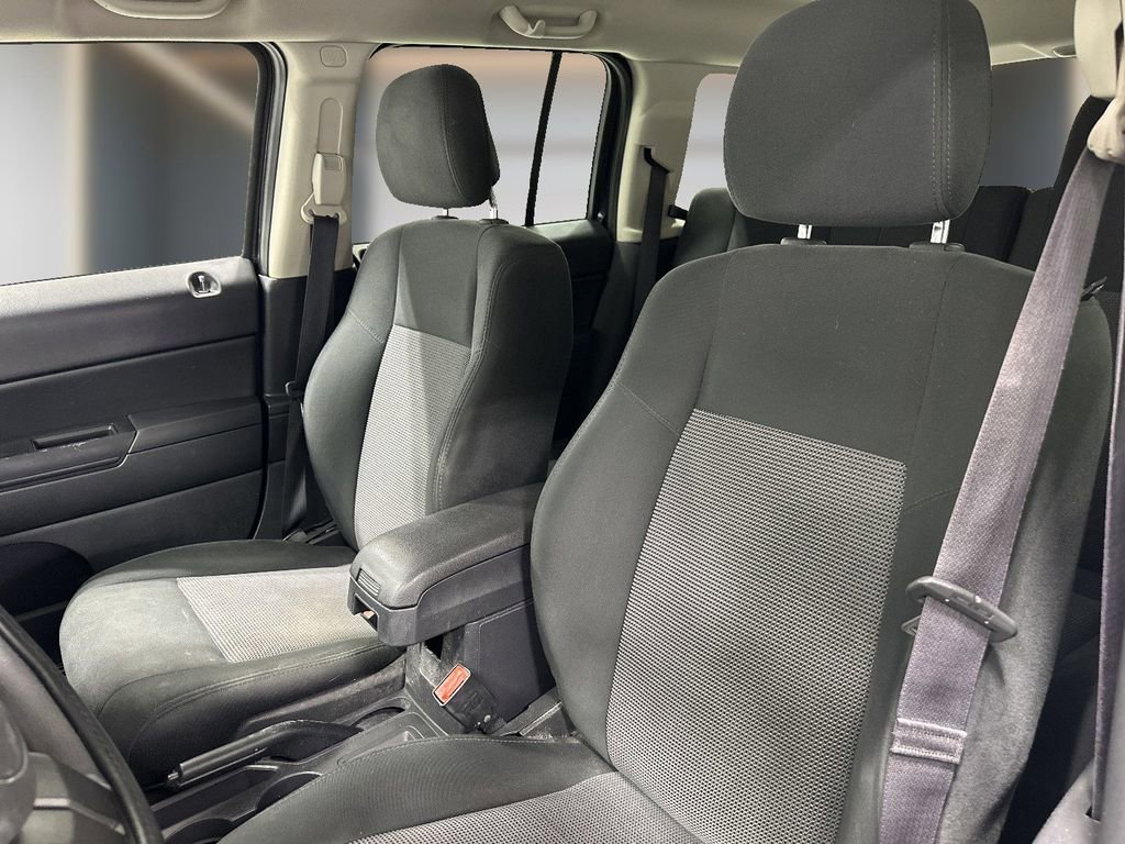 Used 2014 Jeep Patriot Sport w/ Power Value Group FWD image 7