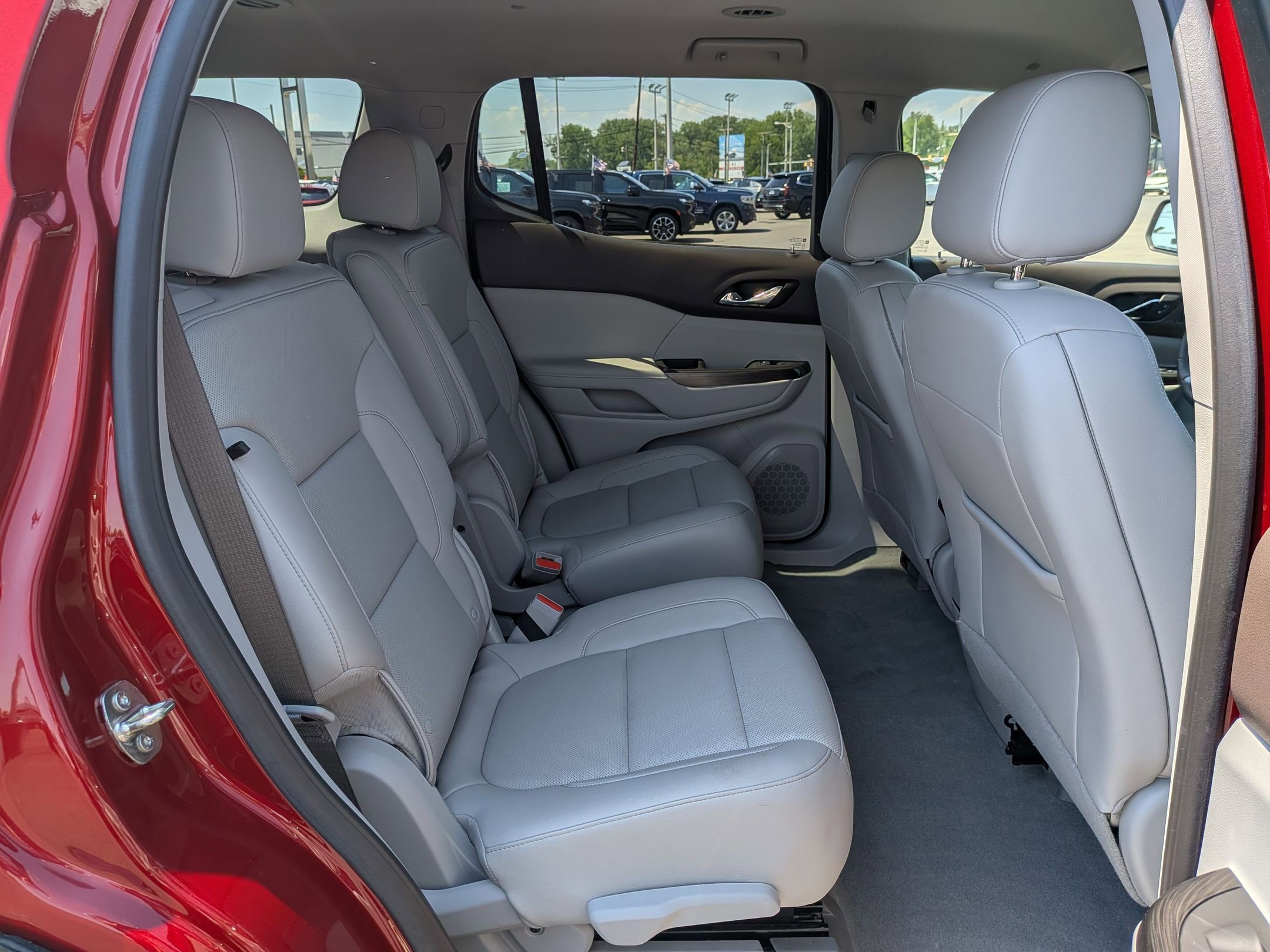 Used 2023 GMC Acadia SLT w/ Preferred Package AWD/4WD image 26