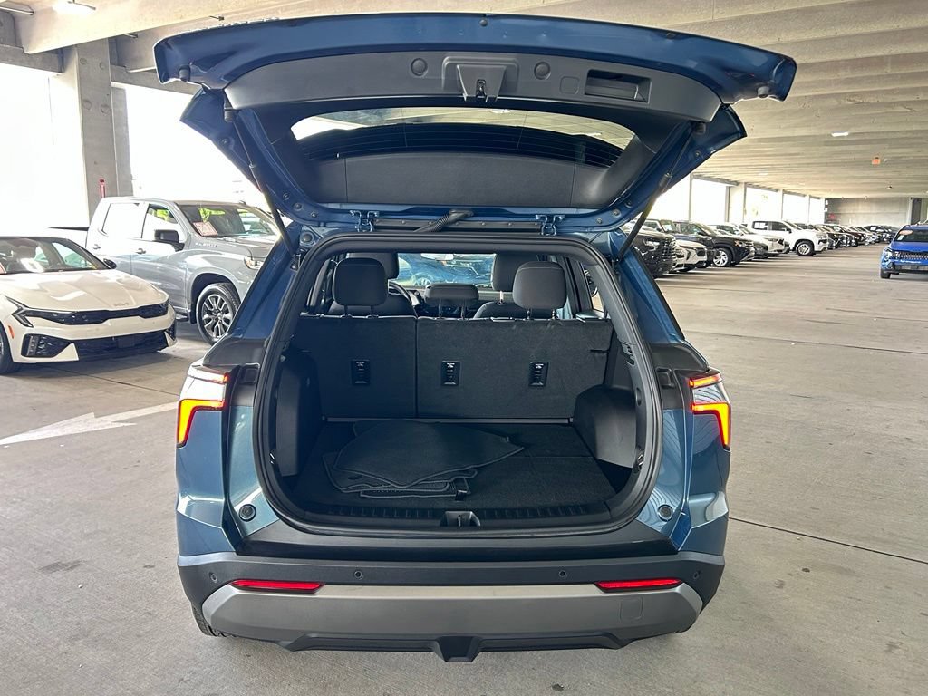 Used 2026 Chevrolet Equinox LT FWD image 43