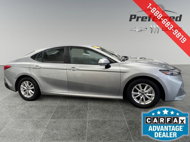 Used 2025 Toyota Camry LE image 8