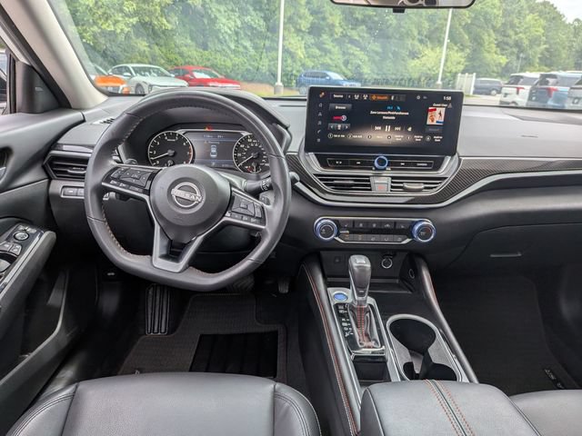 Used 2024 Nissan Altima 2.5 SR w/ SR Premium Package FWD image 13