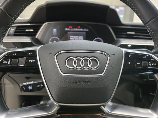 Used 2021 Audi e-tron Premium Plus w/ Premium Plus Package AWD/4WD image 14