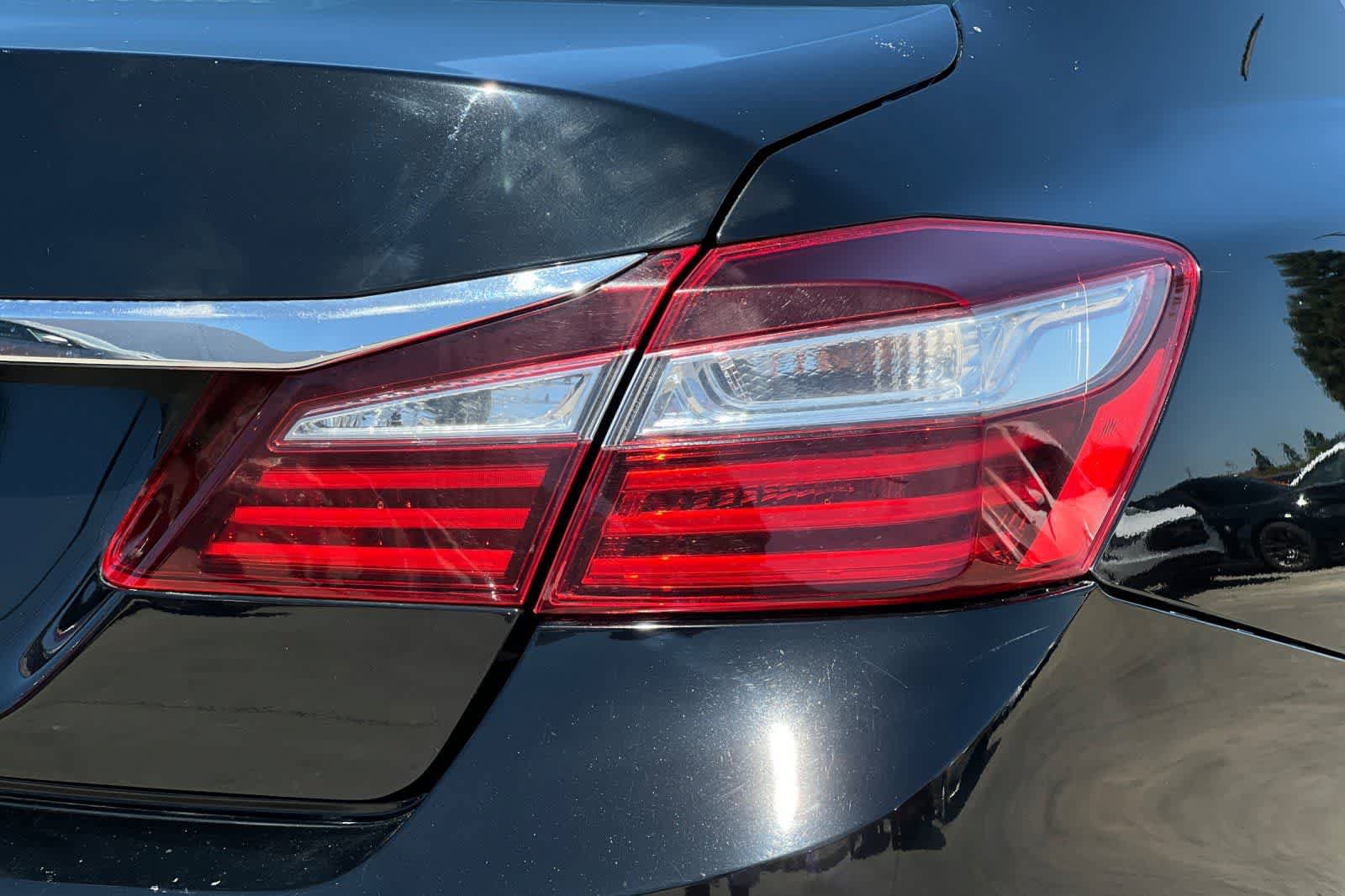 Used 2016 Honda Accord LX image 32