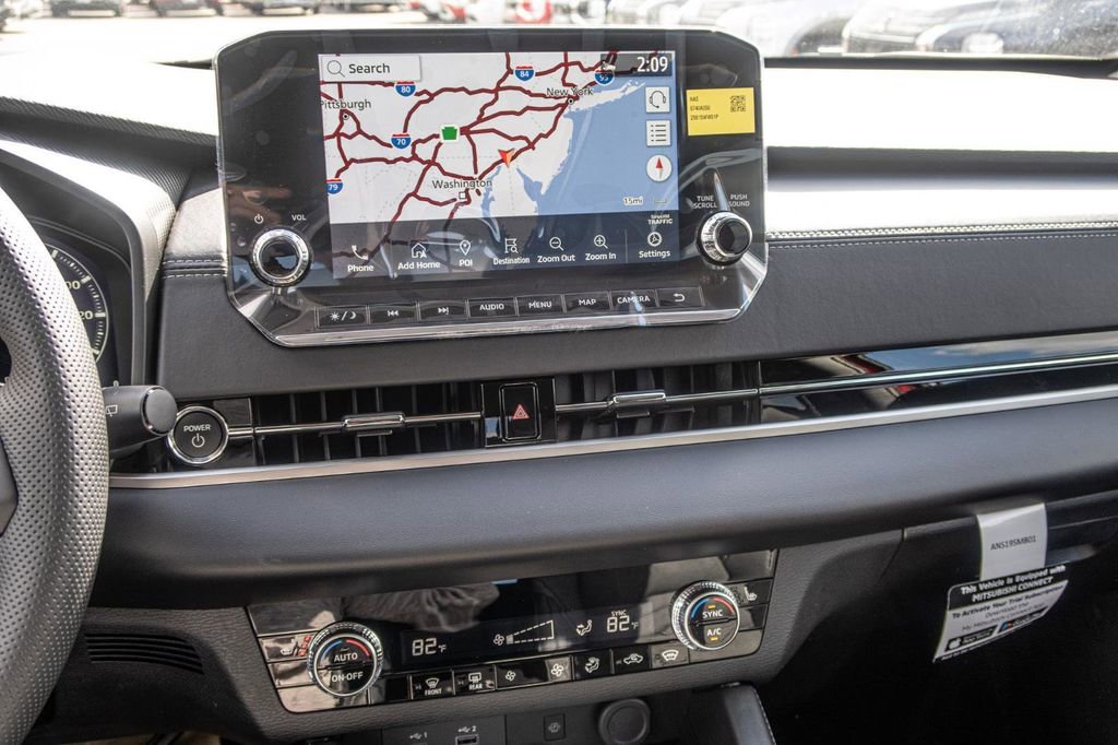 New 2025 Mitsubishi Outlander 4WD Plug-In Hybrid image 36