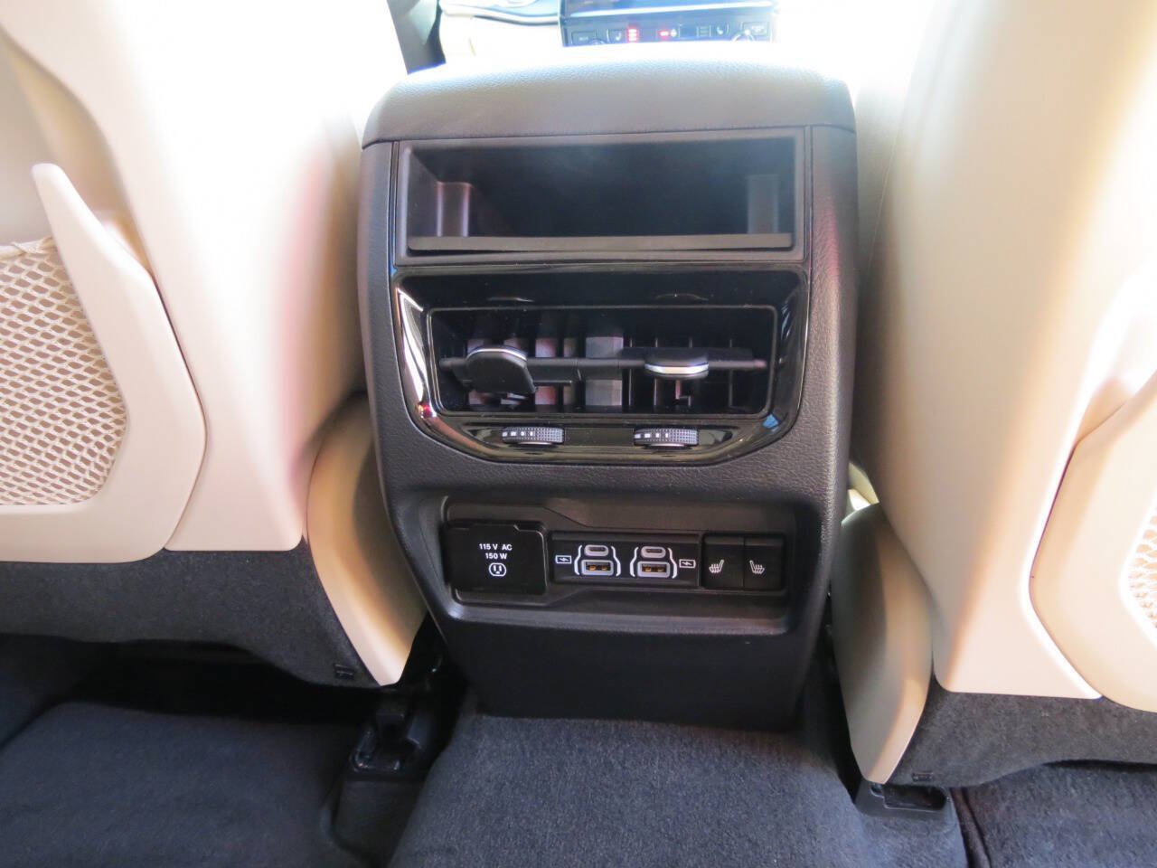 Used 2022 Jeep Grand Cherokee Limited AWD/4WD image 23