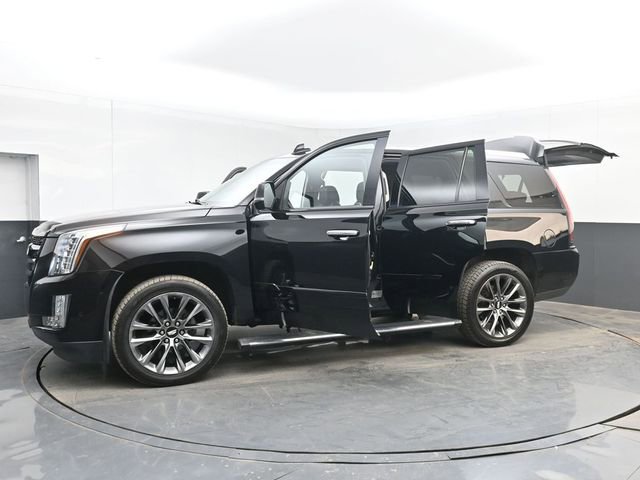 Used 2019 Cadillac Escalade Premium Luxury w/ Escalade Sport Edition AWD/4WD image 56