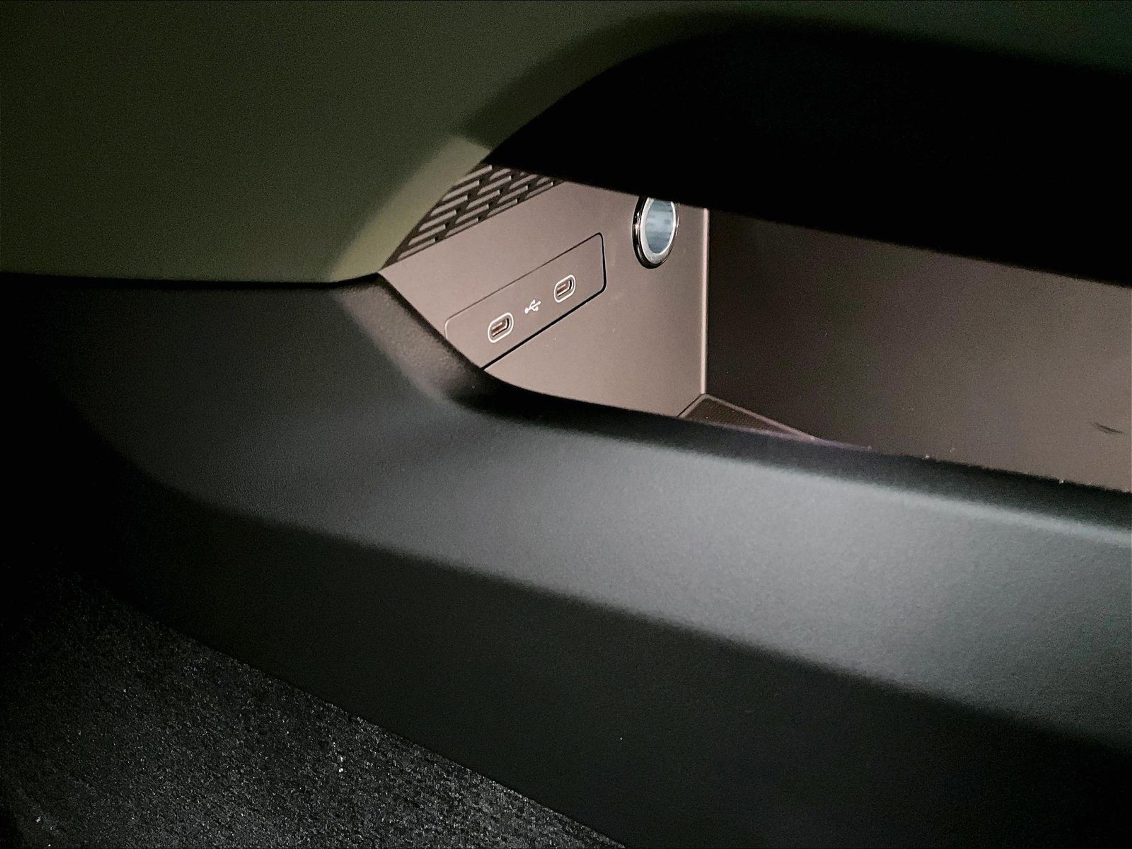 New 2025 Porsche Macan 4S Electric image 19