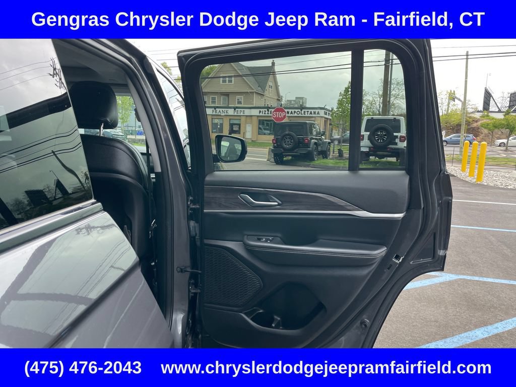 Certified 2023 Jeep Grand Cherokee Limited AWD/4WD image 18