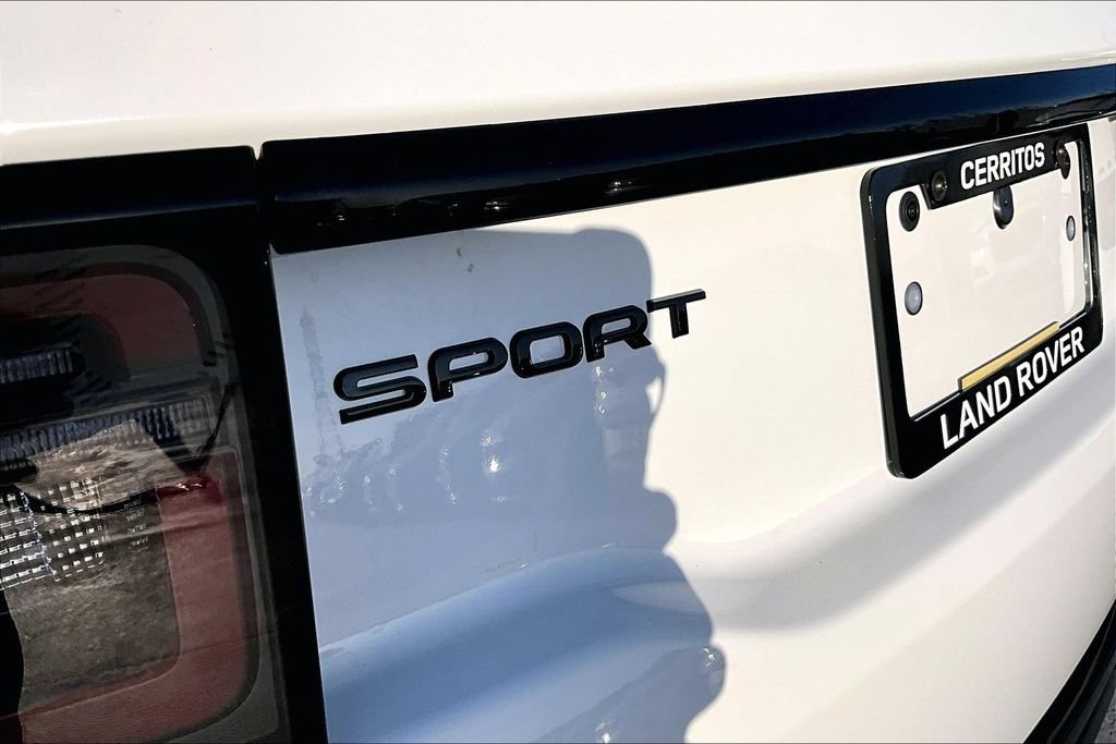 New 2026 Land Rover Discovery Sport Landmark AWD/4WD image 9