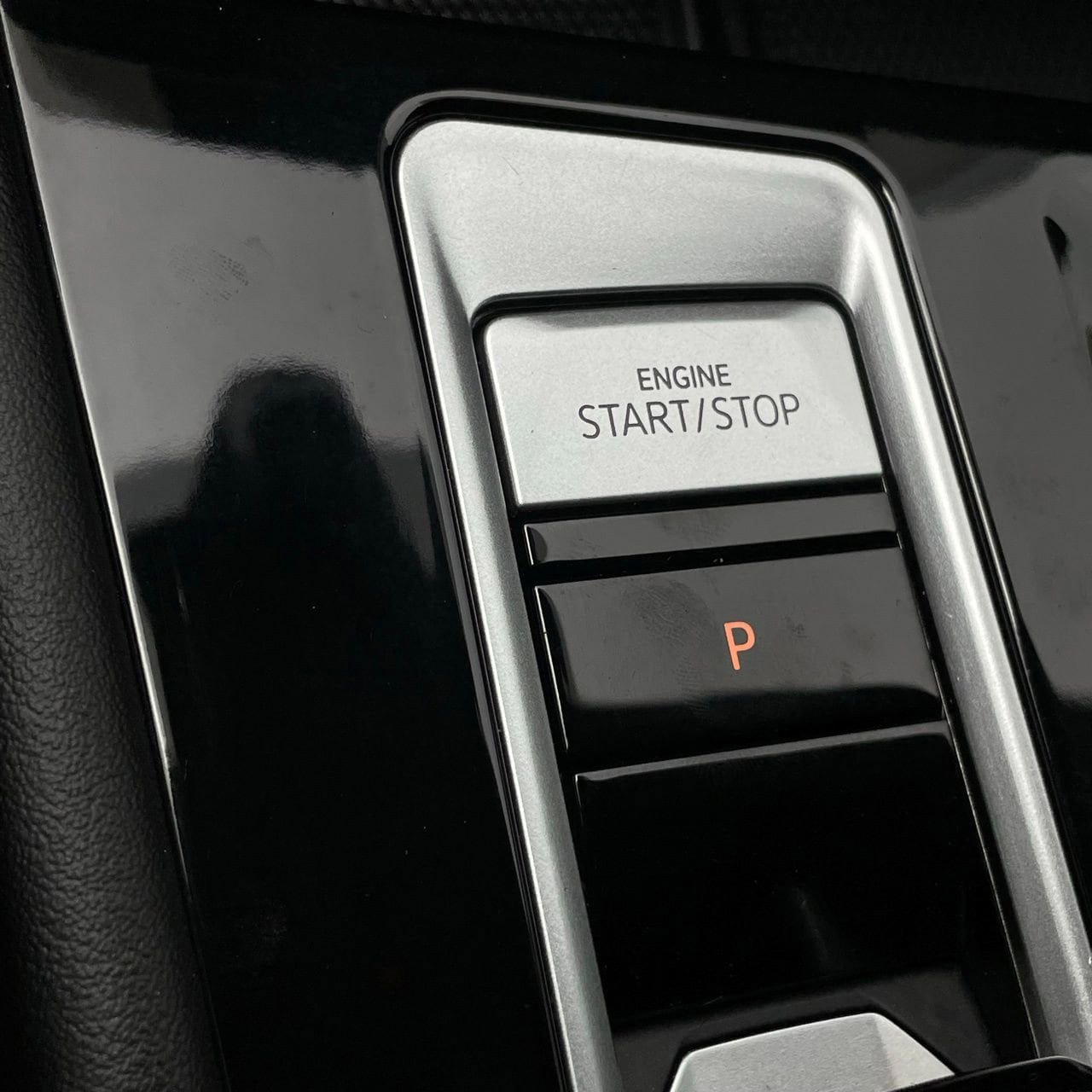 Used 2024 Volkswagen Atlas SE FWD image 16