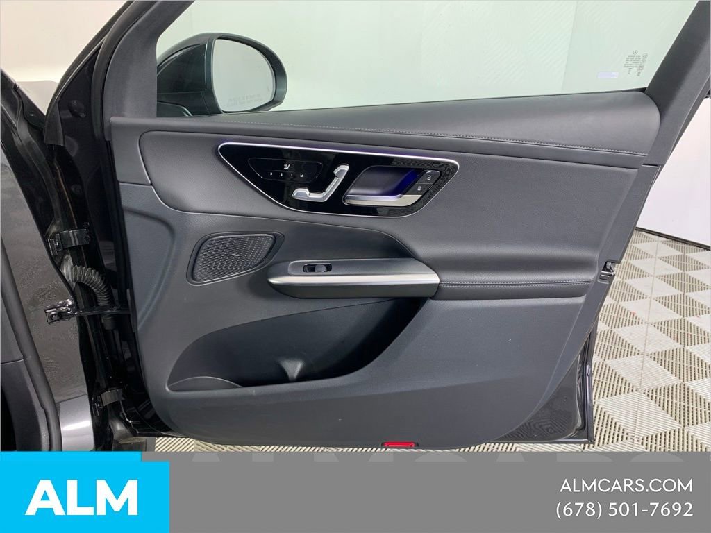 Used 2023 Mercedes-Benz GLC 300 image 38