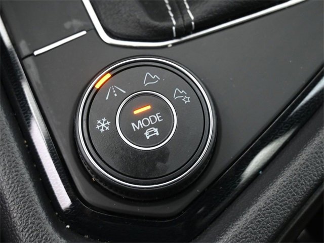 New 2025 Volkswagen Taos SEL w/ Black Wheel Plus Package image 9