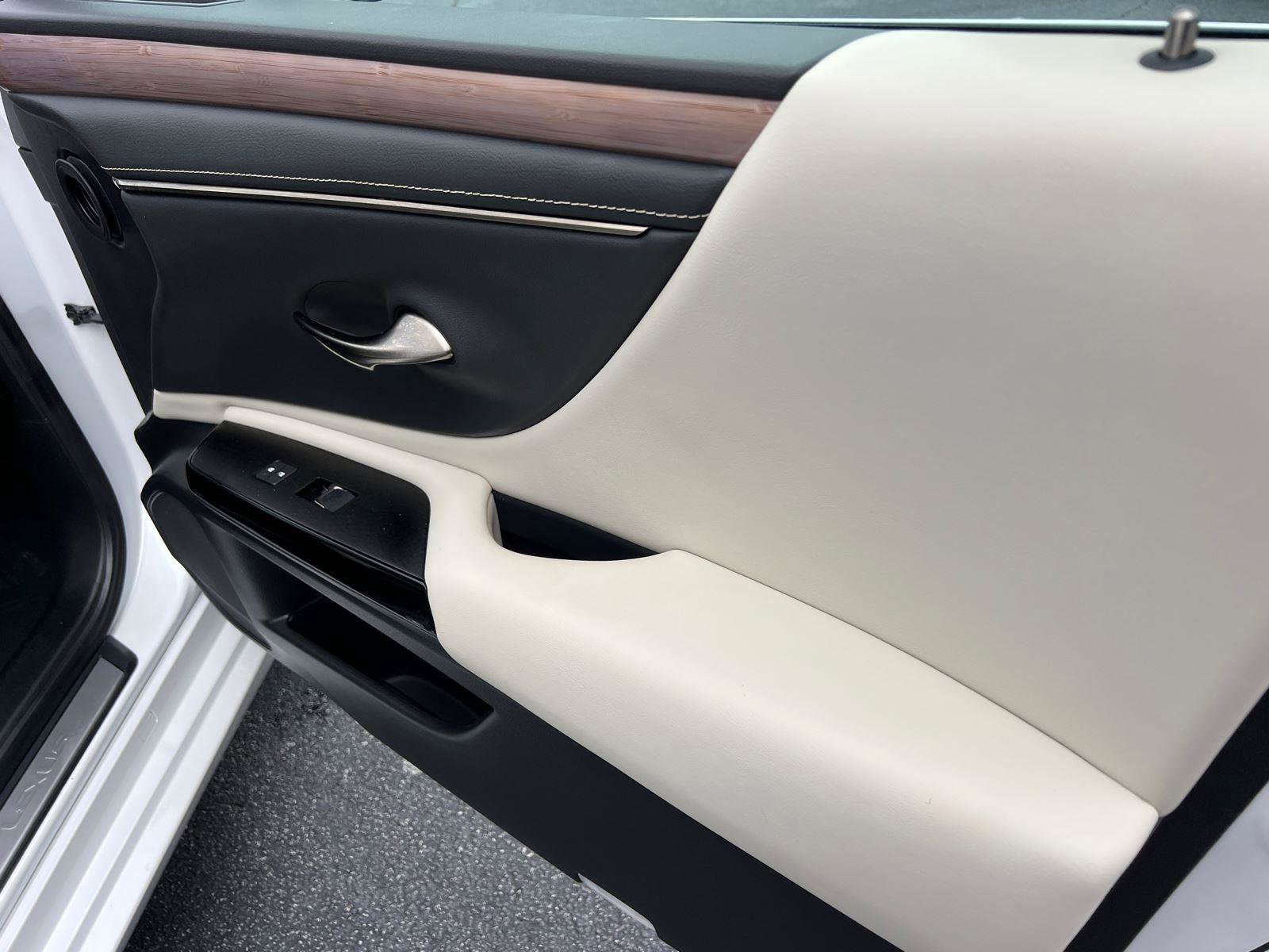 Certified 2023 Lexus ES 350 w/ Premium Package image 15