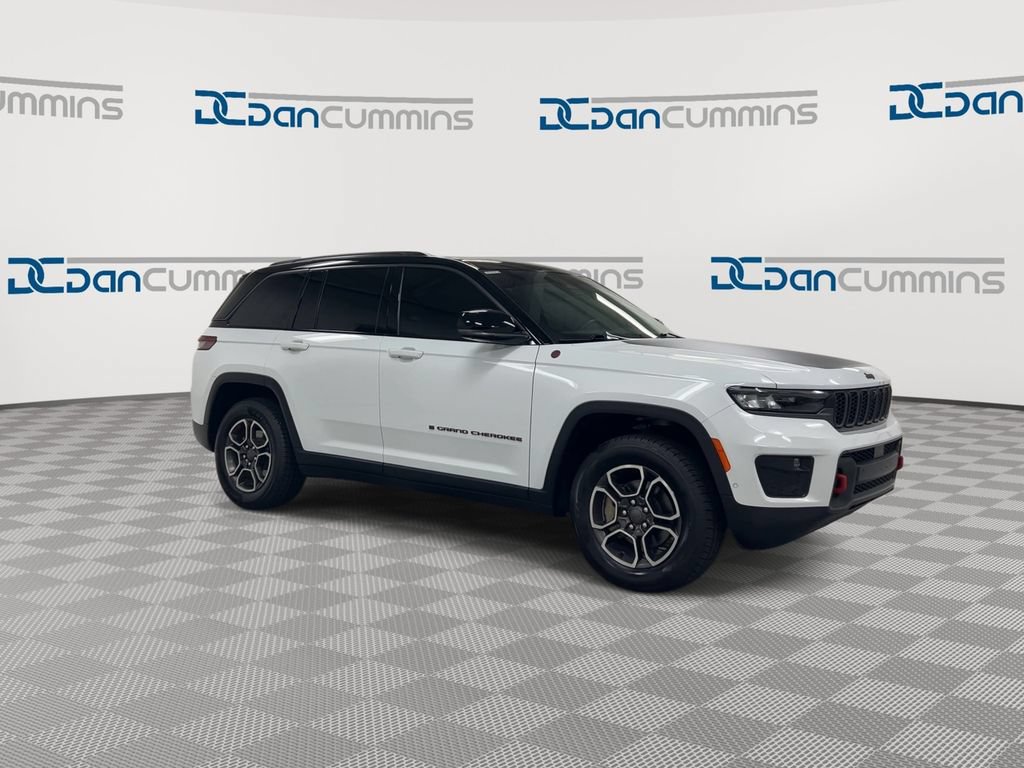 Used 2022 Jeep Grand Cherokee Trailhawk w/ ADV Protech Group II AWD/4WD image 2