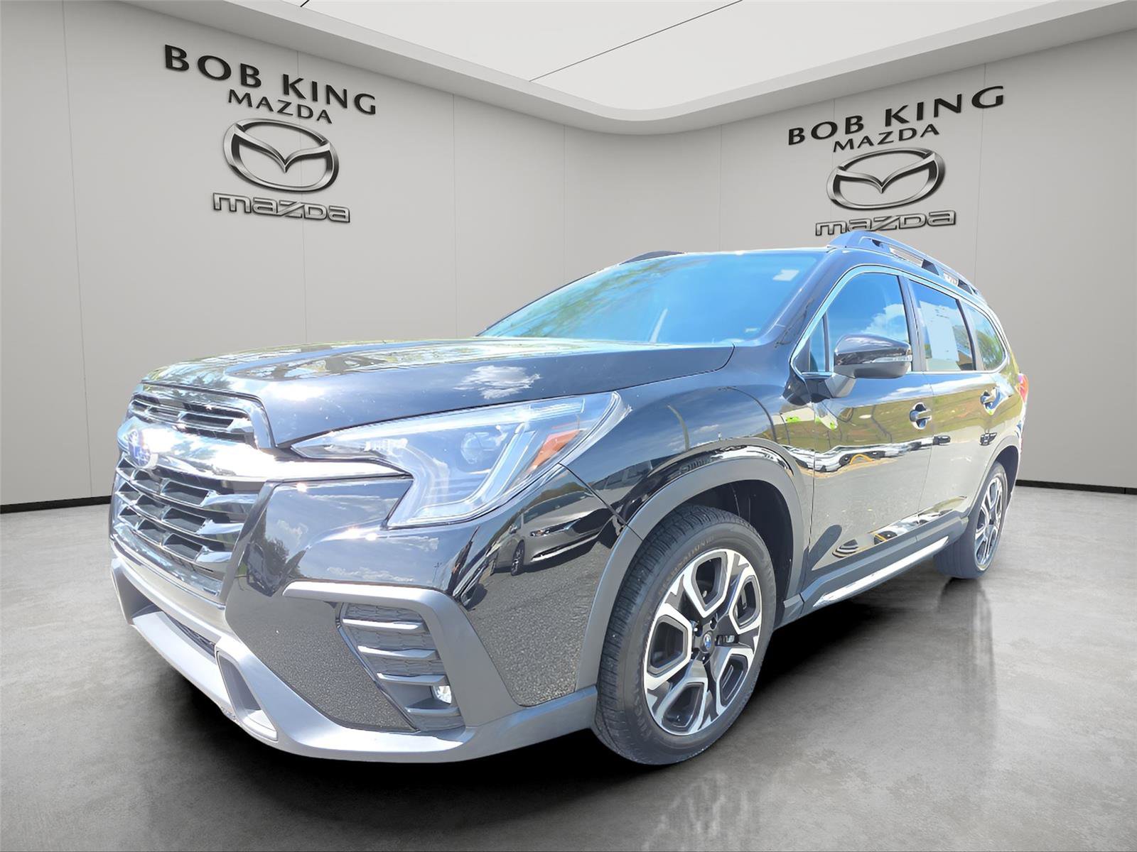 Used 2023 Subaru Ascent Limited AWD/4WD image 1