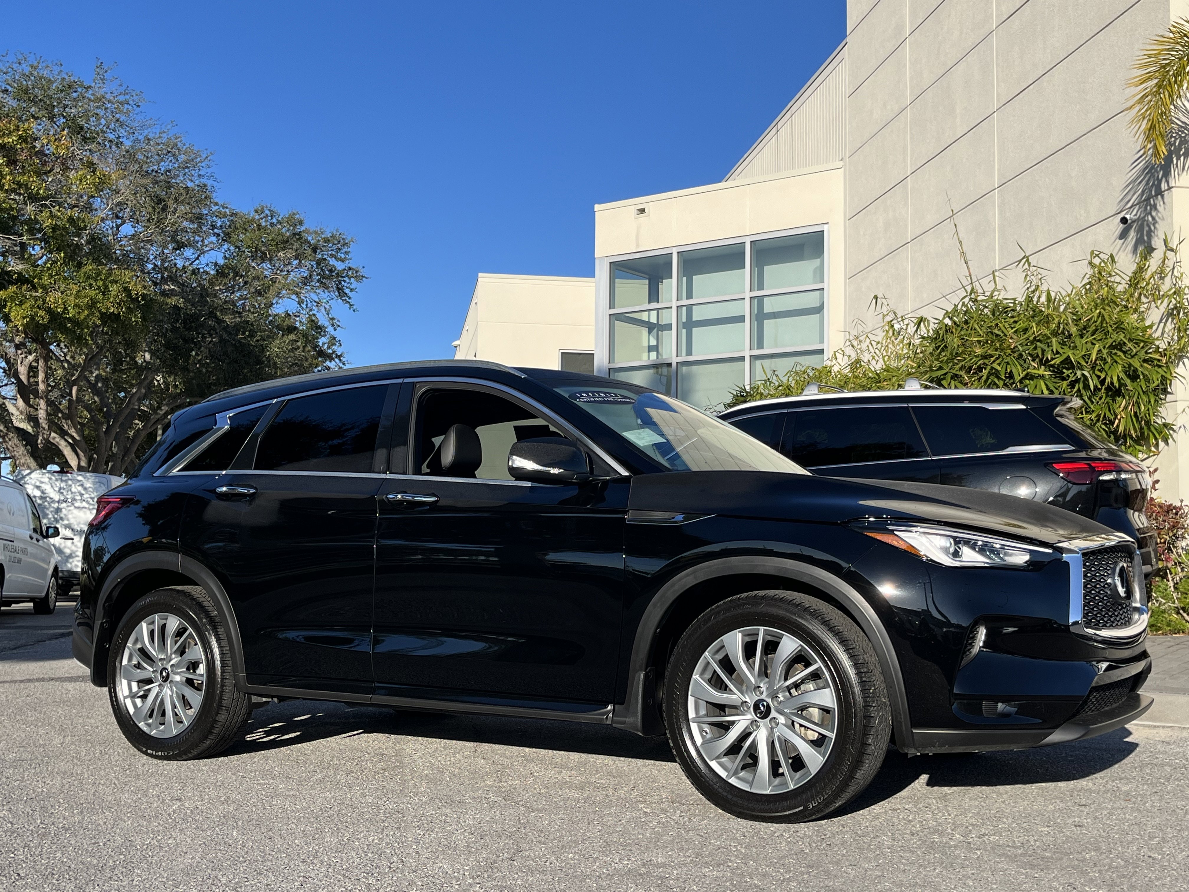 Certified 2025 INFINITI QX50 Luxe image 8