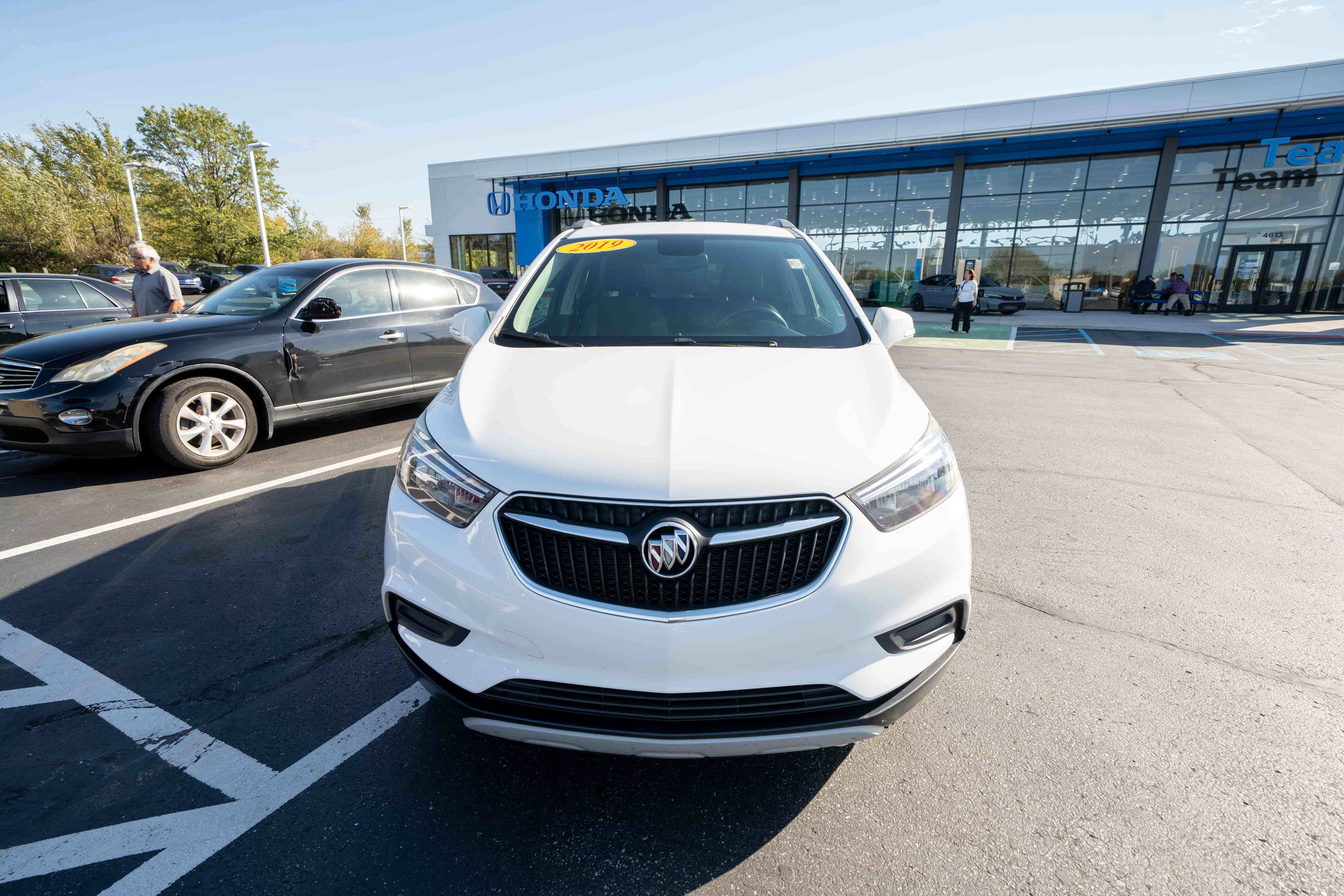 Used 2019 Buick Encore Preferred w/ Safety Package FWD image 2