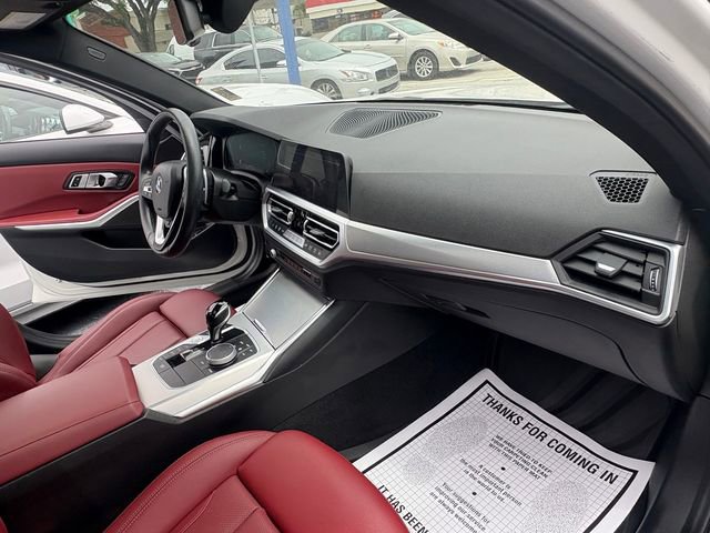 Used 2022 BMW 330i xDrive Sedan w/ Driving Assistance Package image 17