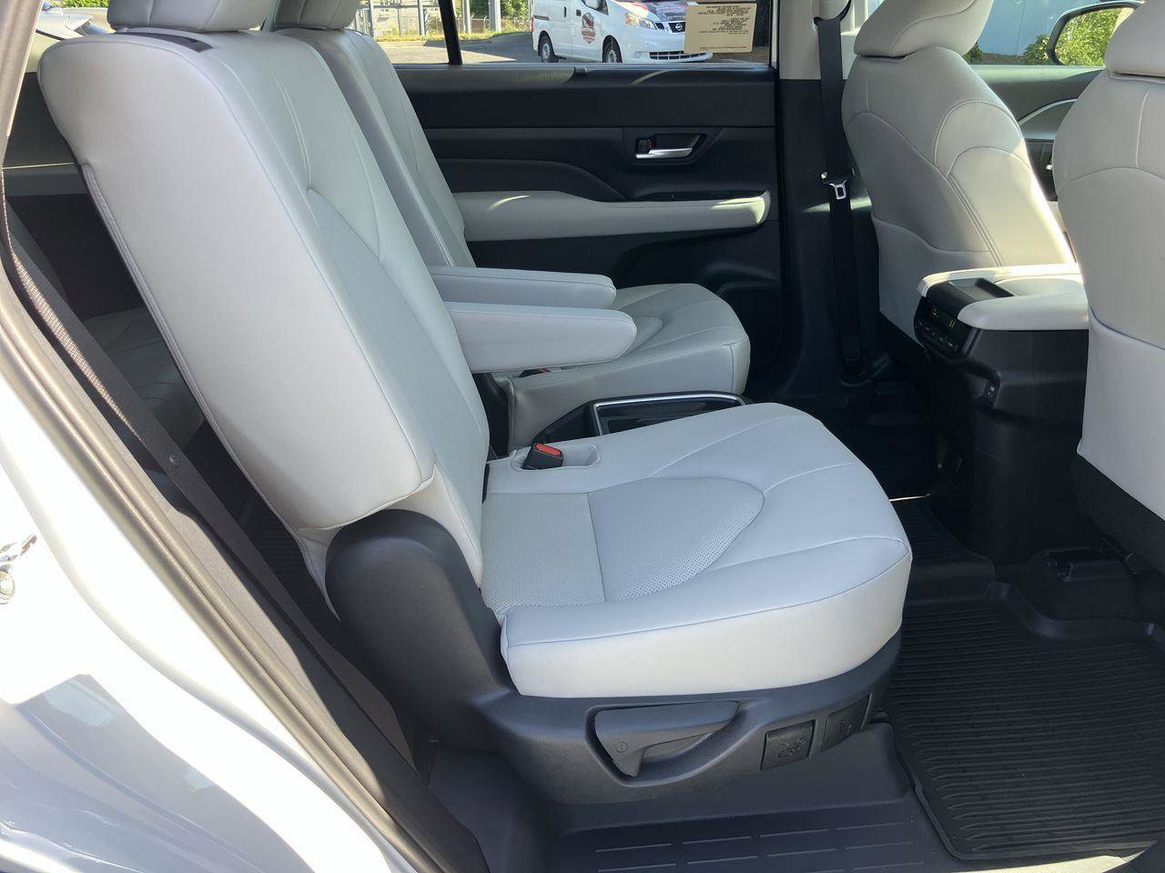 New 2026 Toyota Grand Highlander XLE image 11