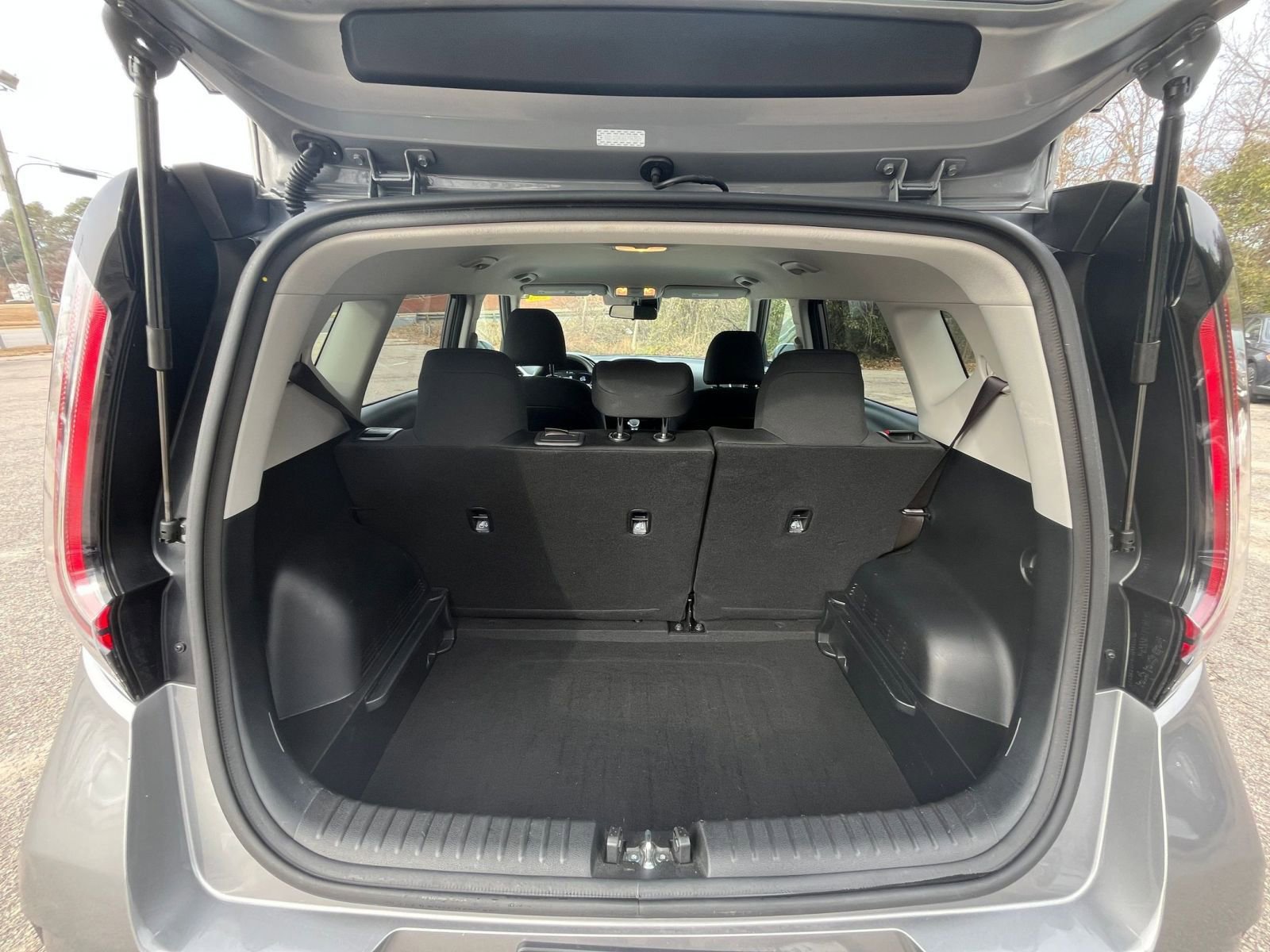 Used 2025 Kia Soul LX w/ LX Technology Package image 25