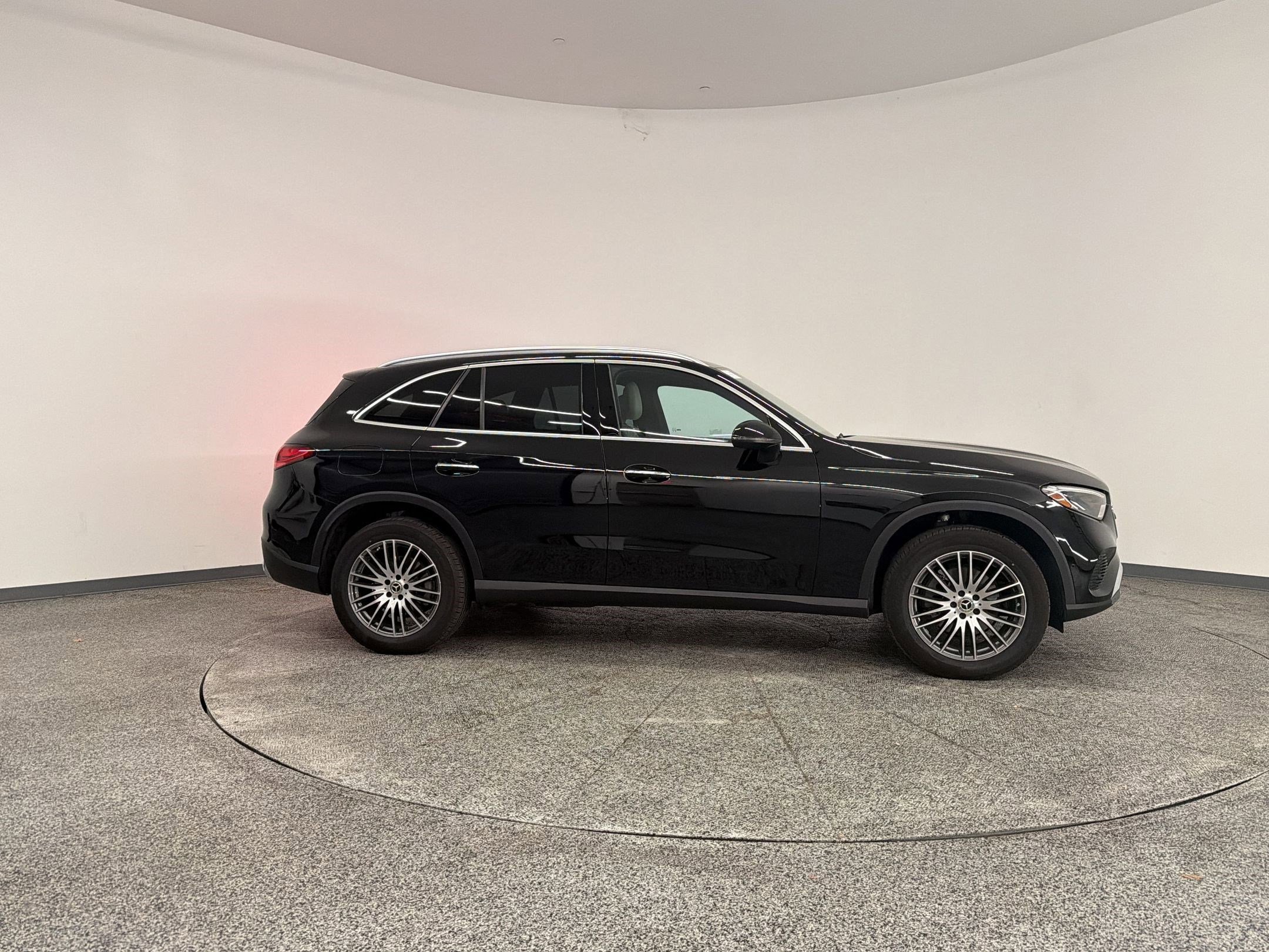 Certified 2026 Mercedes-Benz GLC 300 4MATIC image 8