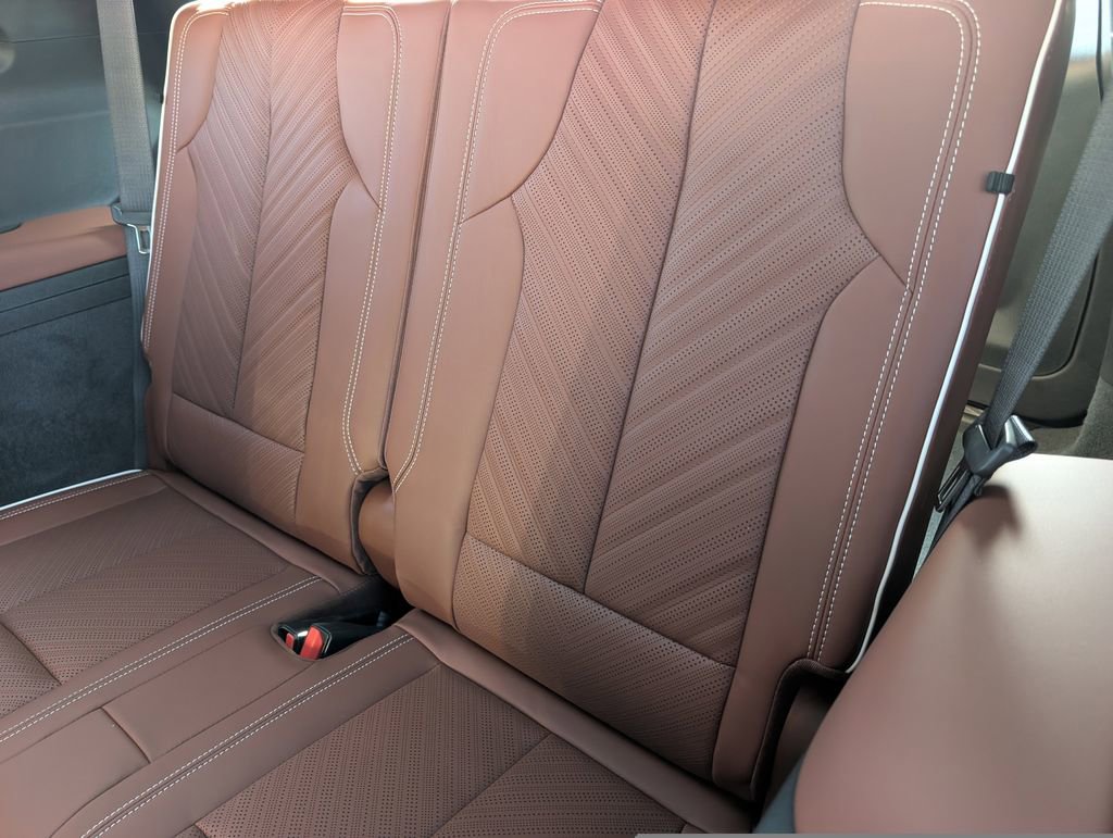 New 2026 Cadillac Vistiq Sport AWD/4WD image 17
