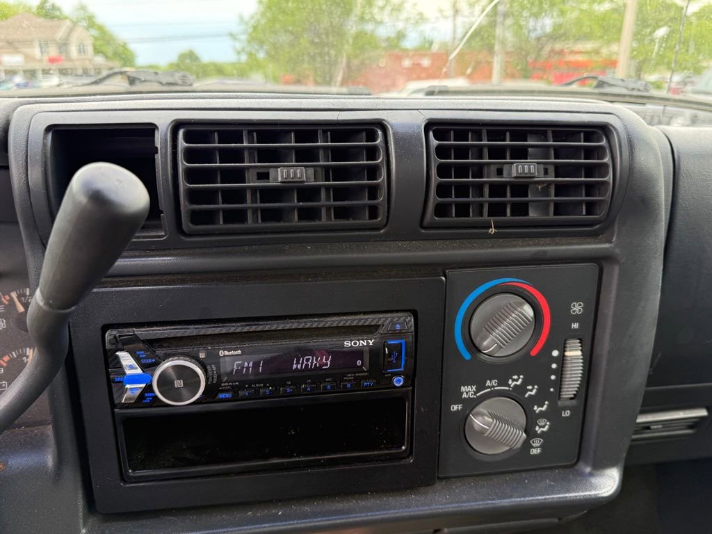 Used 1996 Chevrolet S10 Pickup 2WD Regular Cab image 18