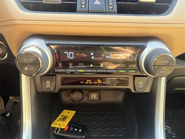 Used 2023 Toyota RAV4 XLE Premium image 18