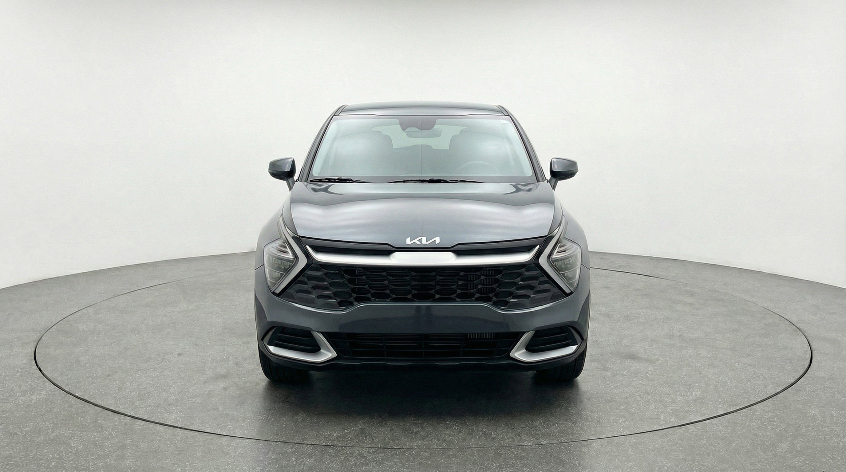 Used 2025 Kia Sportage LX image 2