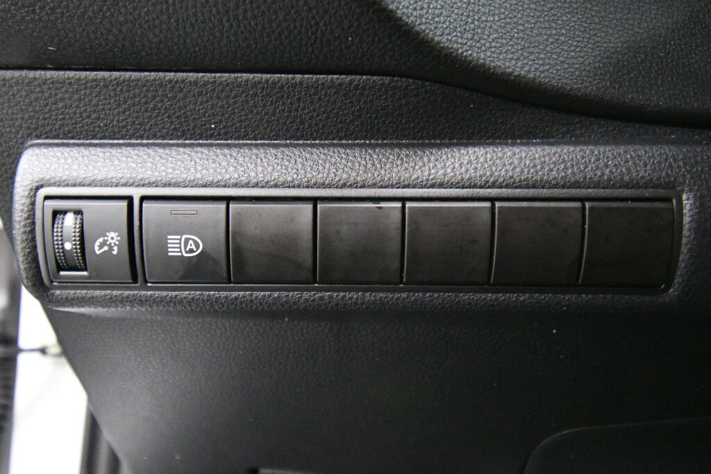 Used 2022 Toyota Corolla LE image 16