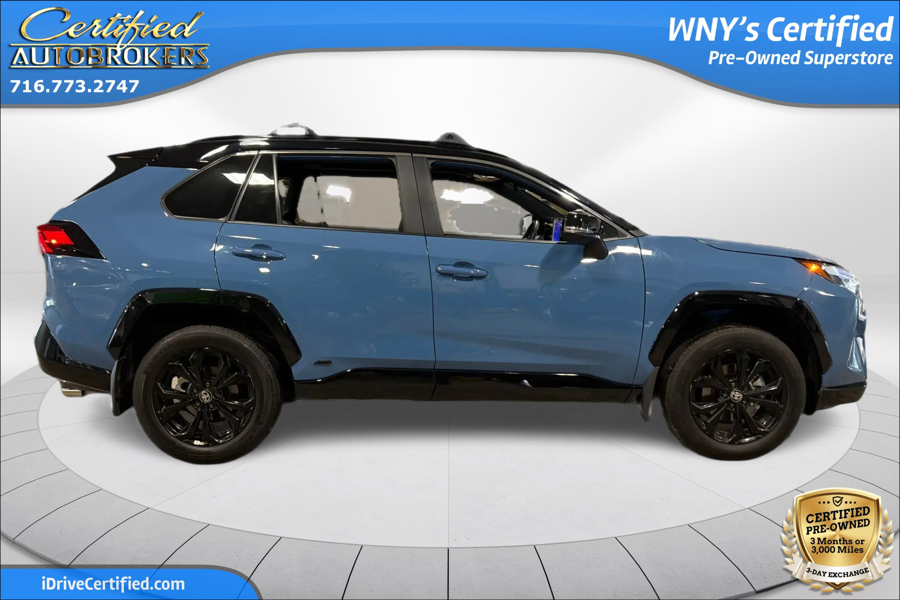 Used 2025 Toyota RAV4 XSE w/ Advanced Technology Package AWD/4WD image 4