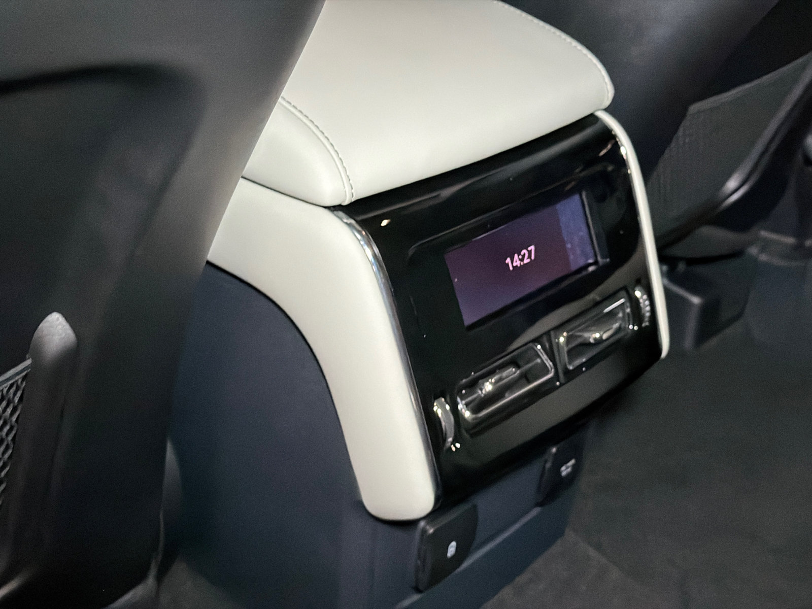 New 2027 Lincoln Aviator AWD image 23