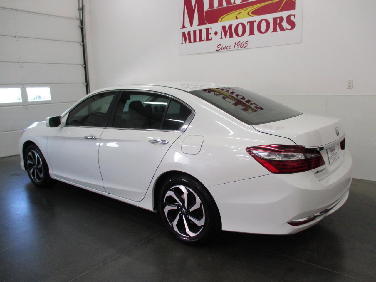 Used 2017 Honda Accord EX-L image 4