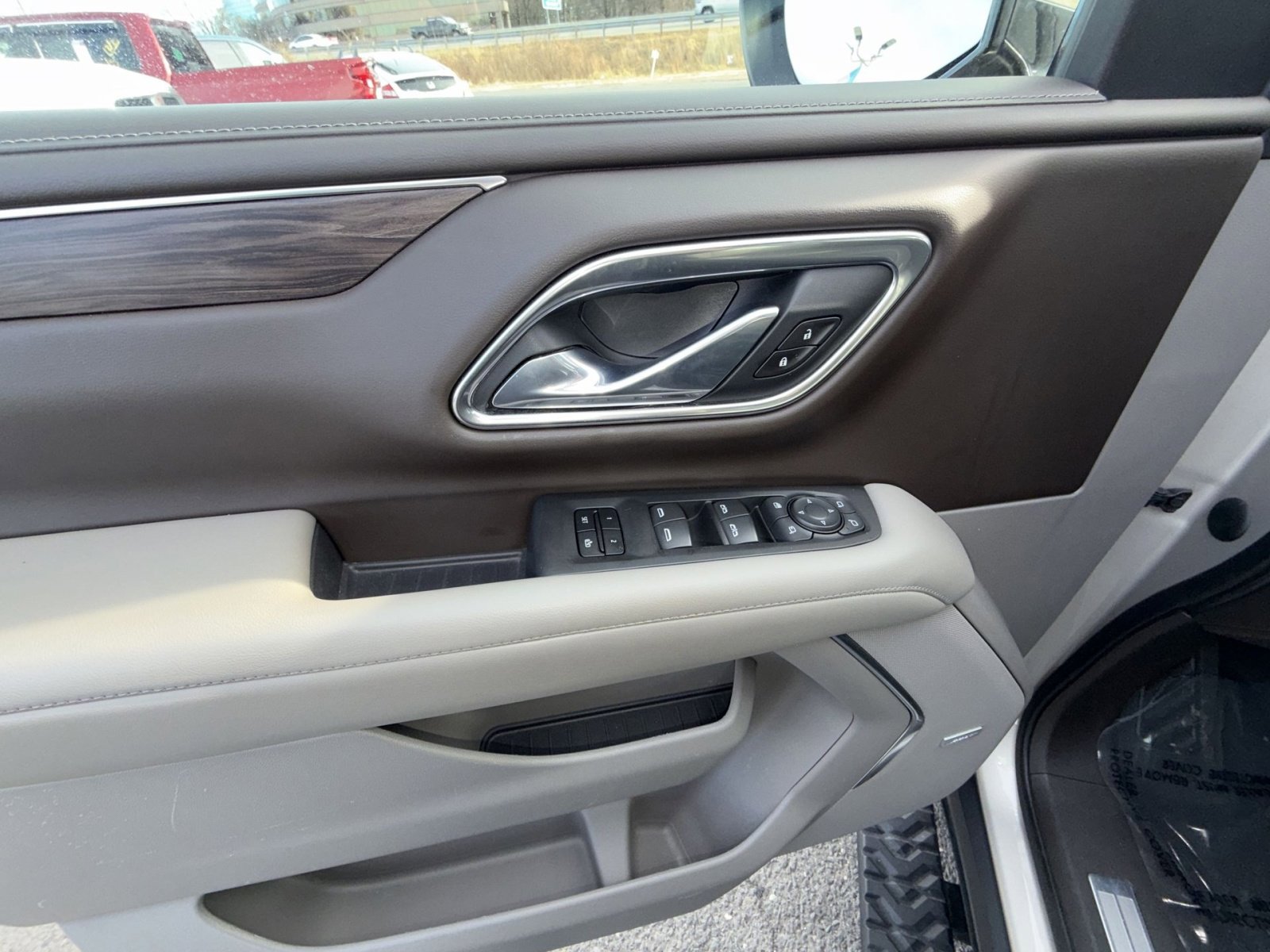 Used 2021 Chevrolet Suburban Z71 w/ Z71 Off-Road Package image 15