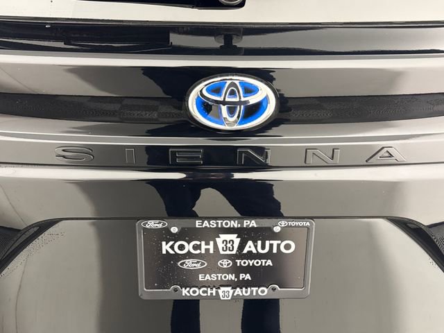 Used 2023 Toyota Sienna XSE w/ XSE Plus Package AWD/4WD image 24