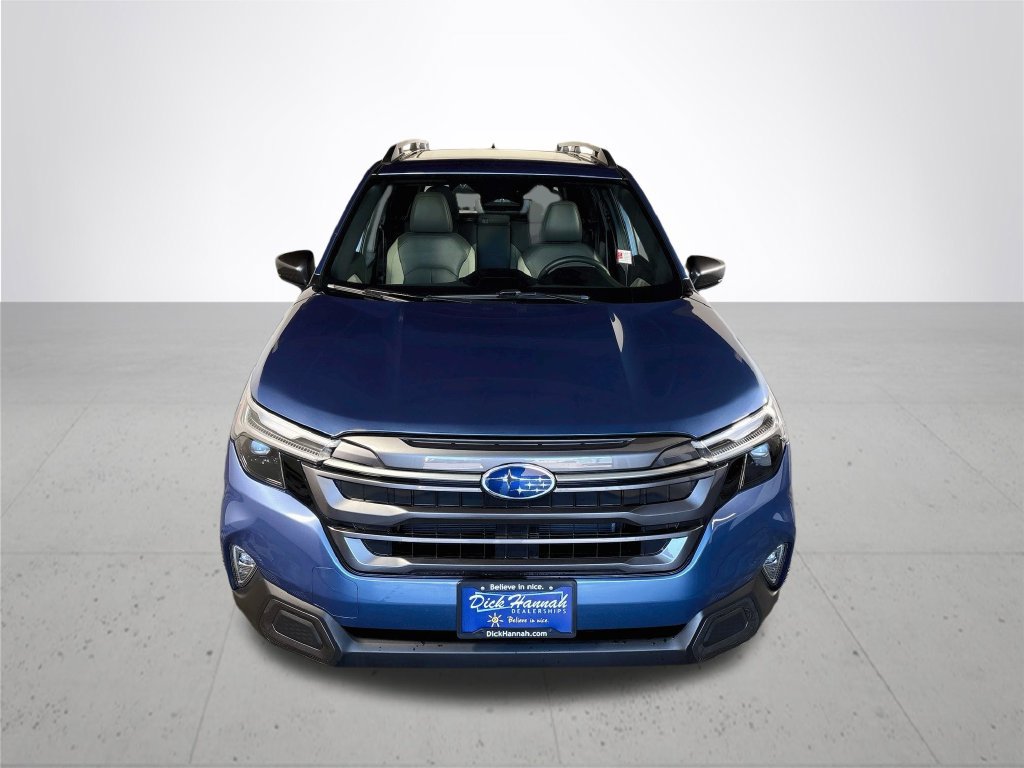 Used 2025 Subaru Forester Limited AWD/4WD image 3