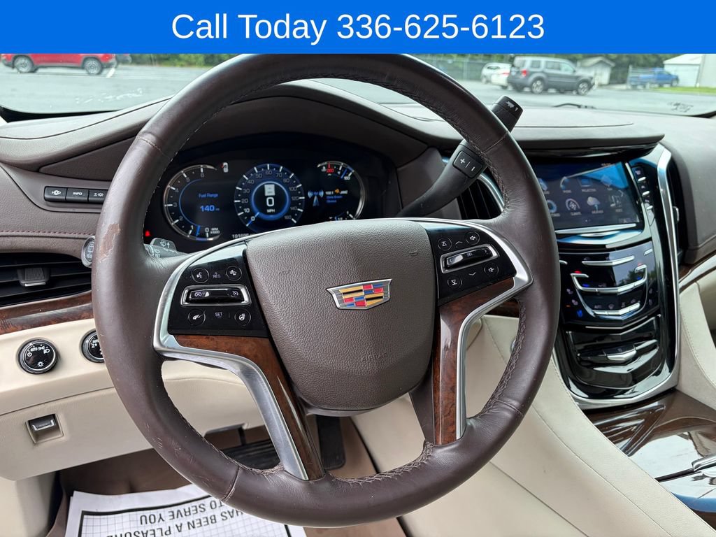 Used 2017 Cadillac Escalade Premium Luxury AWD/4WD image 13