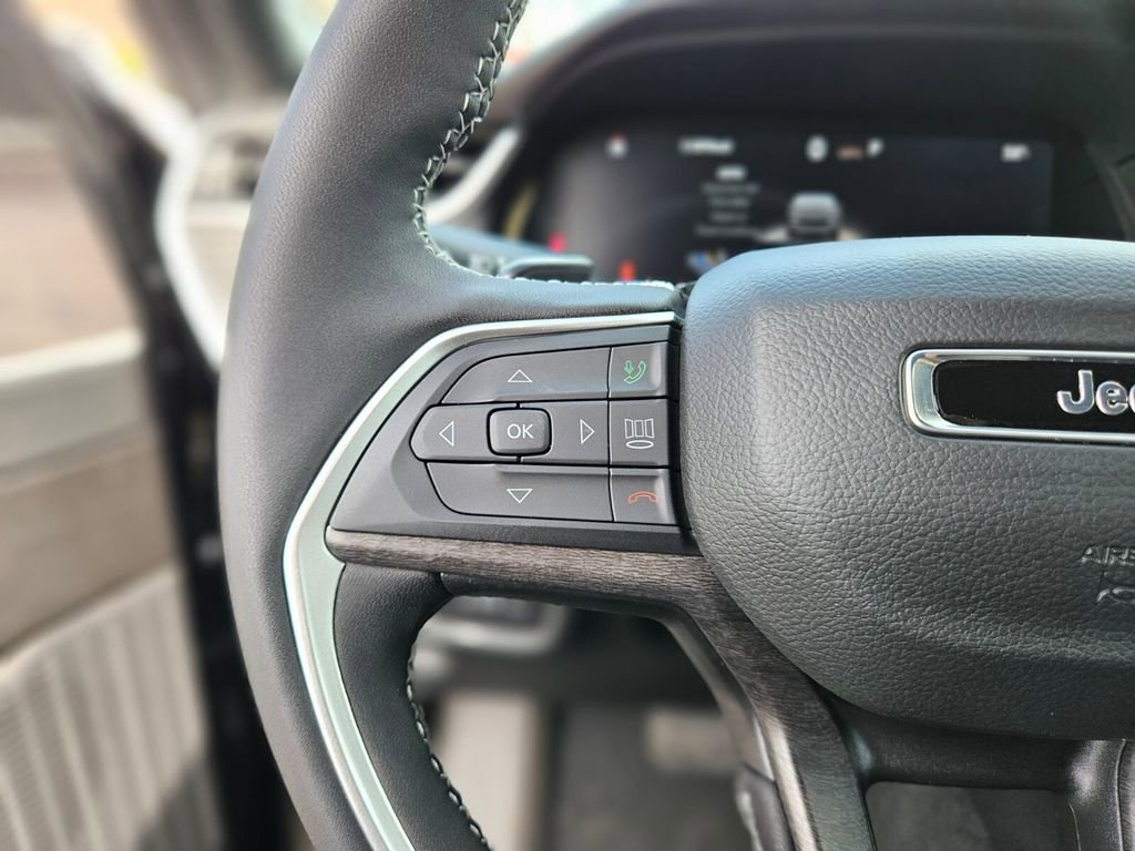 New 2025 Jeep Grand Cherokee Limited image 27