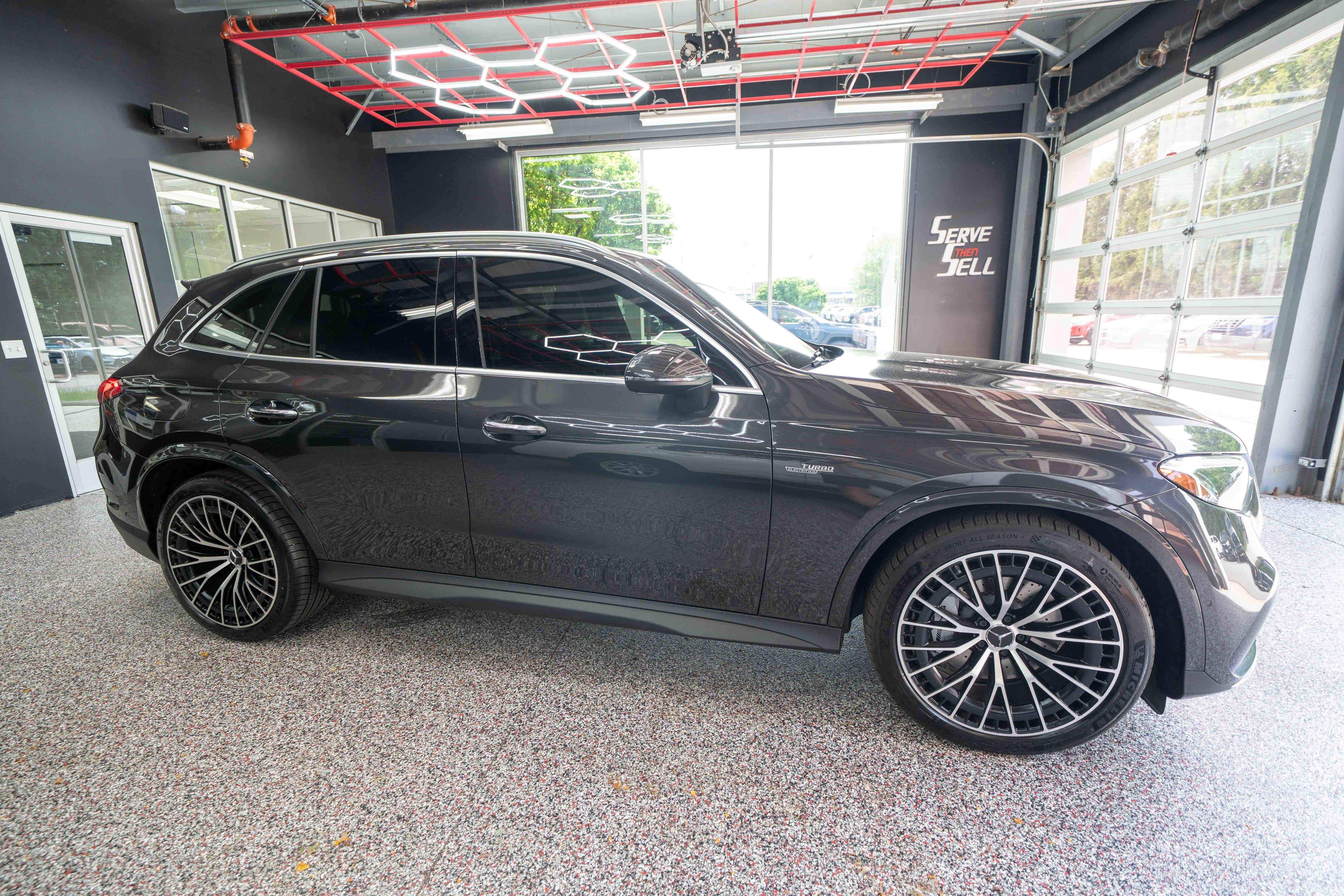 Used 2025 Mercedes-Benz GLC 43 AMG 4MATIC image 5