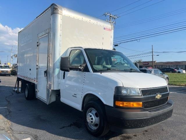 Used 2021 Chevrolet Express 4500 Extended w/ Power Convenience Package RWD image 4