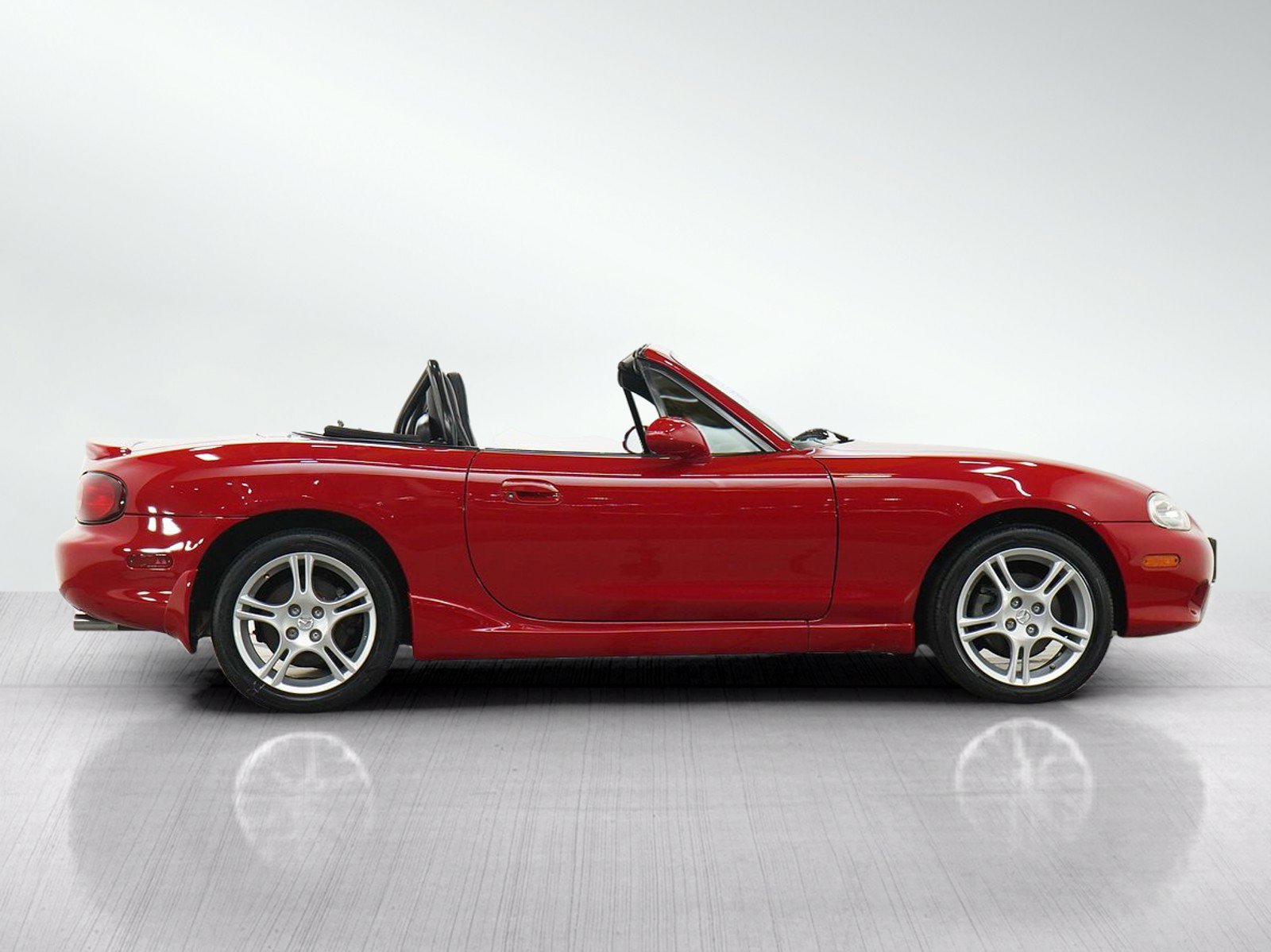 Used 2005 MAZDA MX-5 Miata LS w/ Sports Look Appearance Pkg RWD image 7