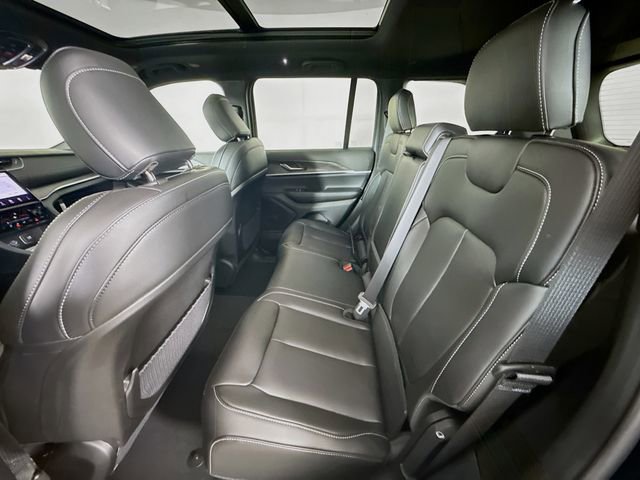 New 2025 Jeep Grand Cherokee Limited w/ Black Appearance Package image 25