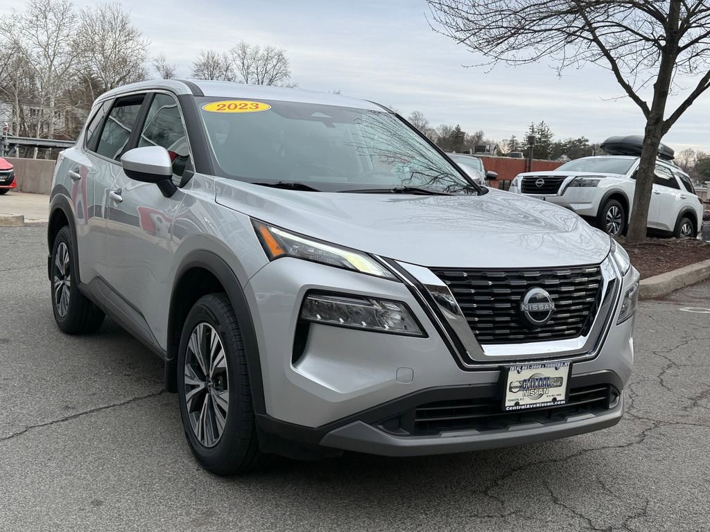 Used 2023 Nissan Rogue SV AWD/4WD image 7