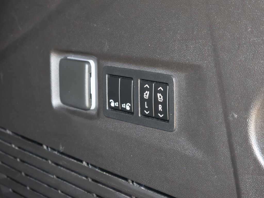 Used 2021 Chevrolet Tahoe High Country image 36