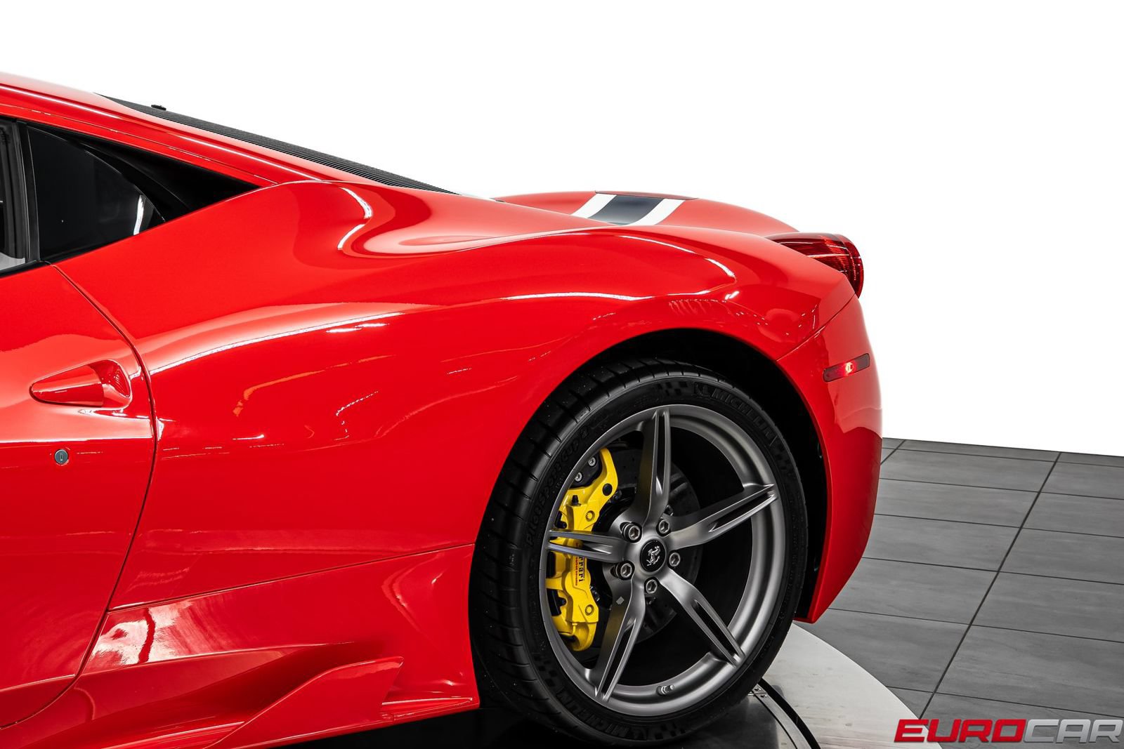 Used 2015 Ferrari 458 Speciale Coupe RWD image 17