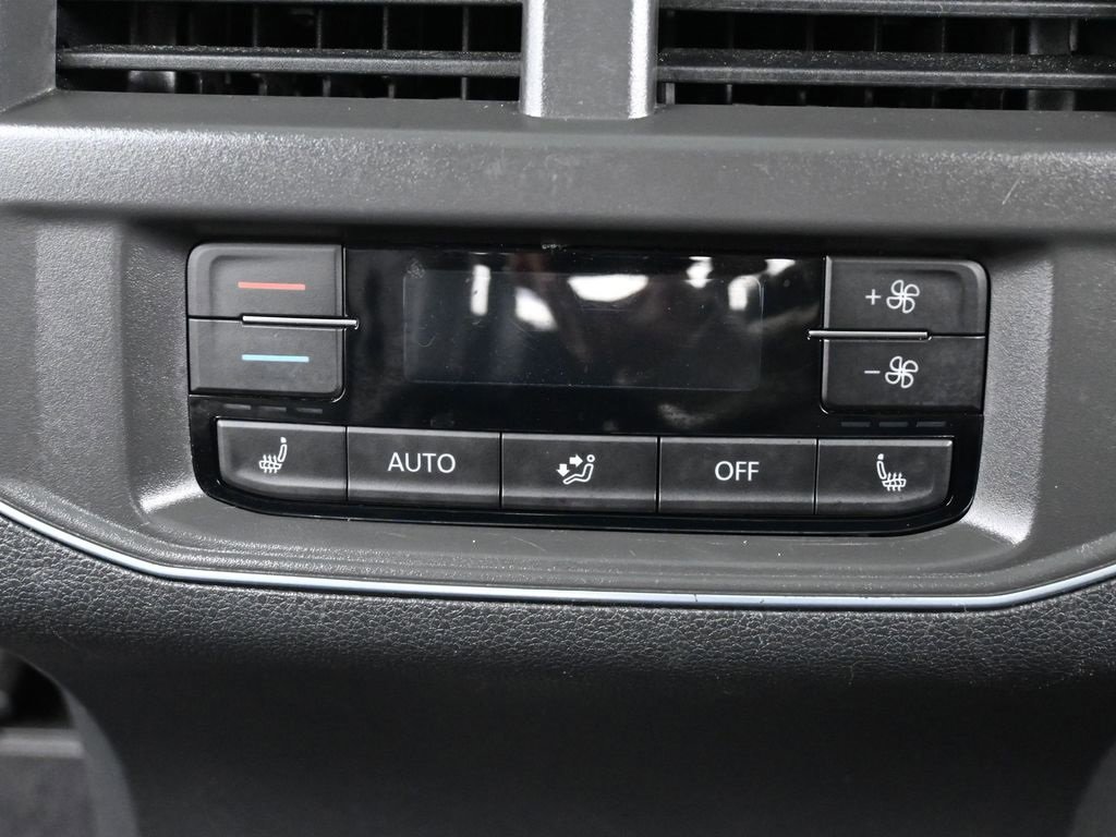 Used 2018 Volkswagen Atlas SEL Premium image 34